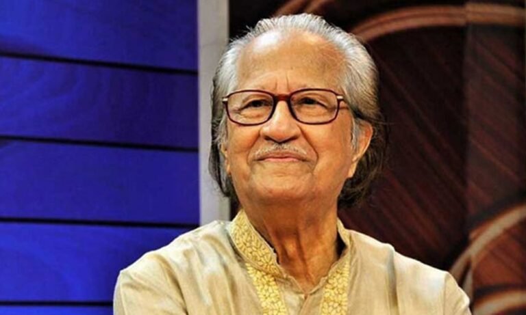 আইসিইউতে চিত্রশিল্পী মুস্তাফা মনোয়ার, দেশবাসীর কাছে দোয়া চাইল পরিবার