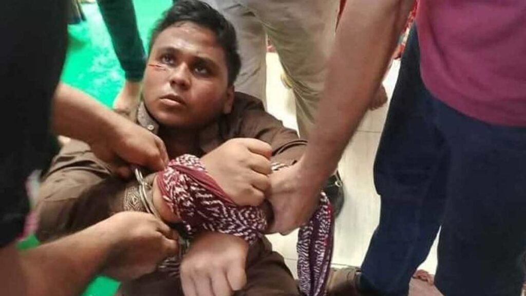 নারায়ণগঞ্জে রথযাত্রায় বোমা হামলা; বিএনপি-জামায়াত নেতা আটক