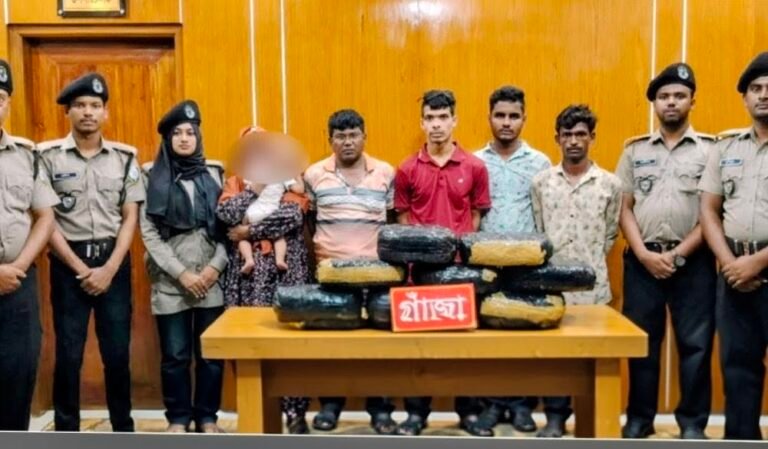 এসি বাসে দুঃসাহসিক গাঁজা পাচার, শ্বশুর-জামাই-মেয়ে গ্রেপ্তার
