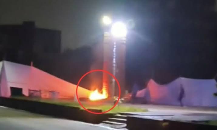 পুলিশি পাহারার মধ্যেই জুলাই শহীদ স্মৃতিস্তম্ভে অগ্নিসংযোগ