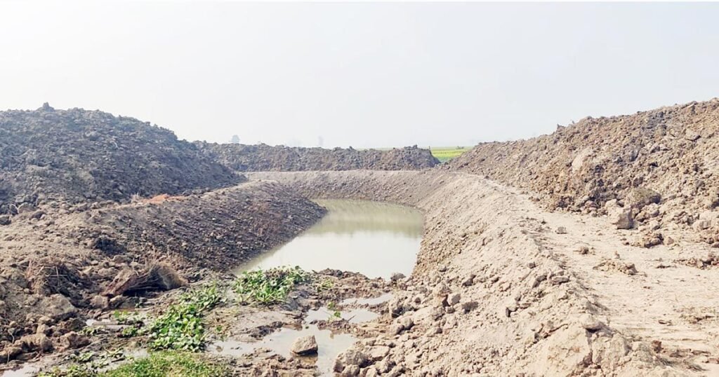 ৫২ লাখের খাল খননে বিএনপি নেতার পুকুরচুরি