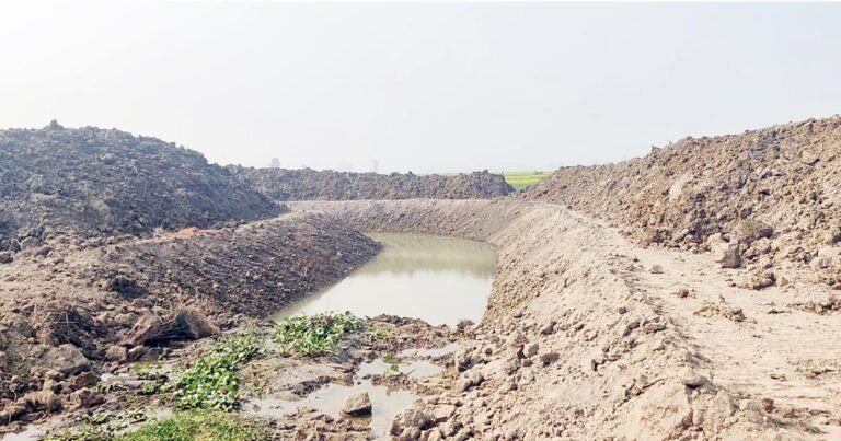 ৫২ লাখের খাল খননে বিএনপি নেতার পুকুরচুরি