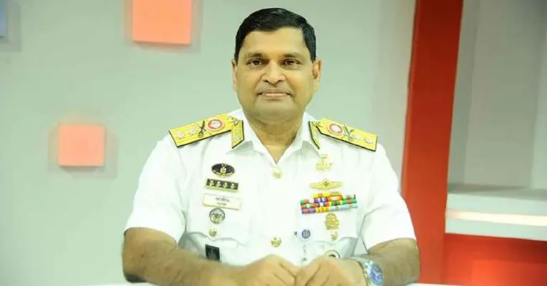 বাংলাদেশ নৌবাহিনীর নতুন প্রধান হিসেবে নিয়োগ পেলেন রিয়ার অ্যাডমিরাল মির্জা উল আজিম