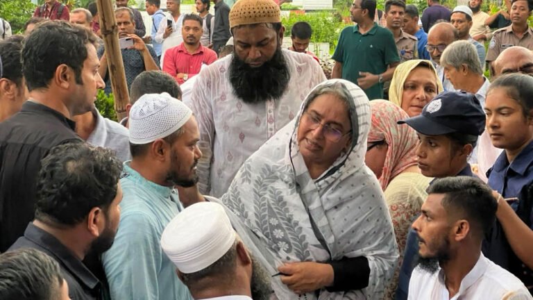 দীপু মনির স্বামী তৌফিক নেওয়াজের জানাজা সম্পন্ন