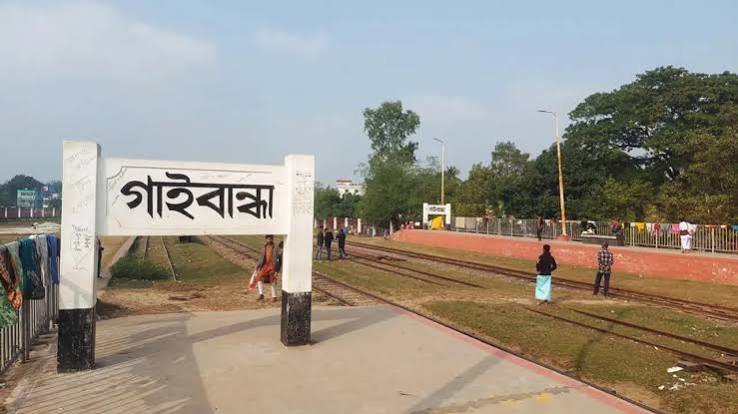 হিন্দু ধর্মীয় অনুষ্ঠানে পাওয়া মুসলিম শিশুকে নিরাপদে পরিবারের কাছে পৌঁছে দিলেন স্থানীয়রা