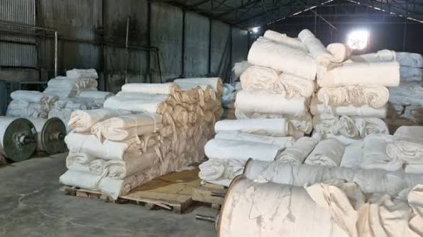 গ্যাসের সংকটে নরসিংদীর শত শত কারখানা বন্ধ; নষ্ট হচ্ছে কোটি টাকার কাপড়