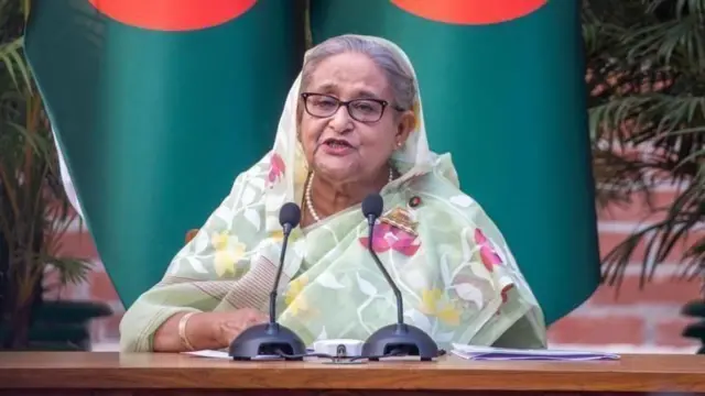 শেখ হাসিনার সভাপতিত্বে আওয়ামী লীগের কেন্দ্রীয় বৈঠক অনুষ্ঠিত