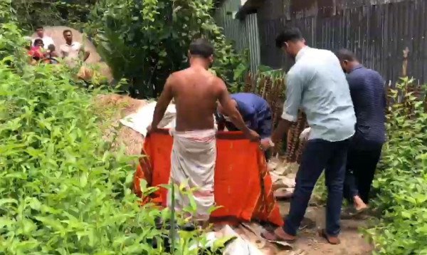 আবারও হিন্দু হত্যা: গোপালগঞ্জে তিন দিন নিখোঁজের পর পাটক্ষেতে বৃদ্ধার মরদেহ উদ্ধার